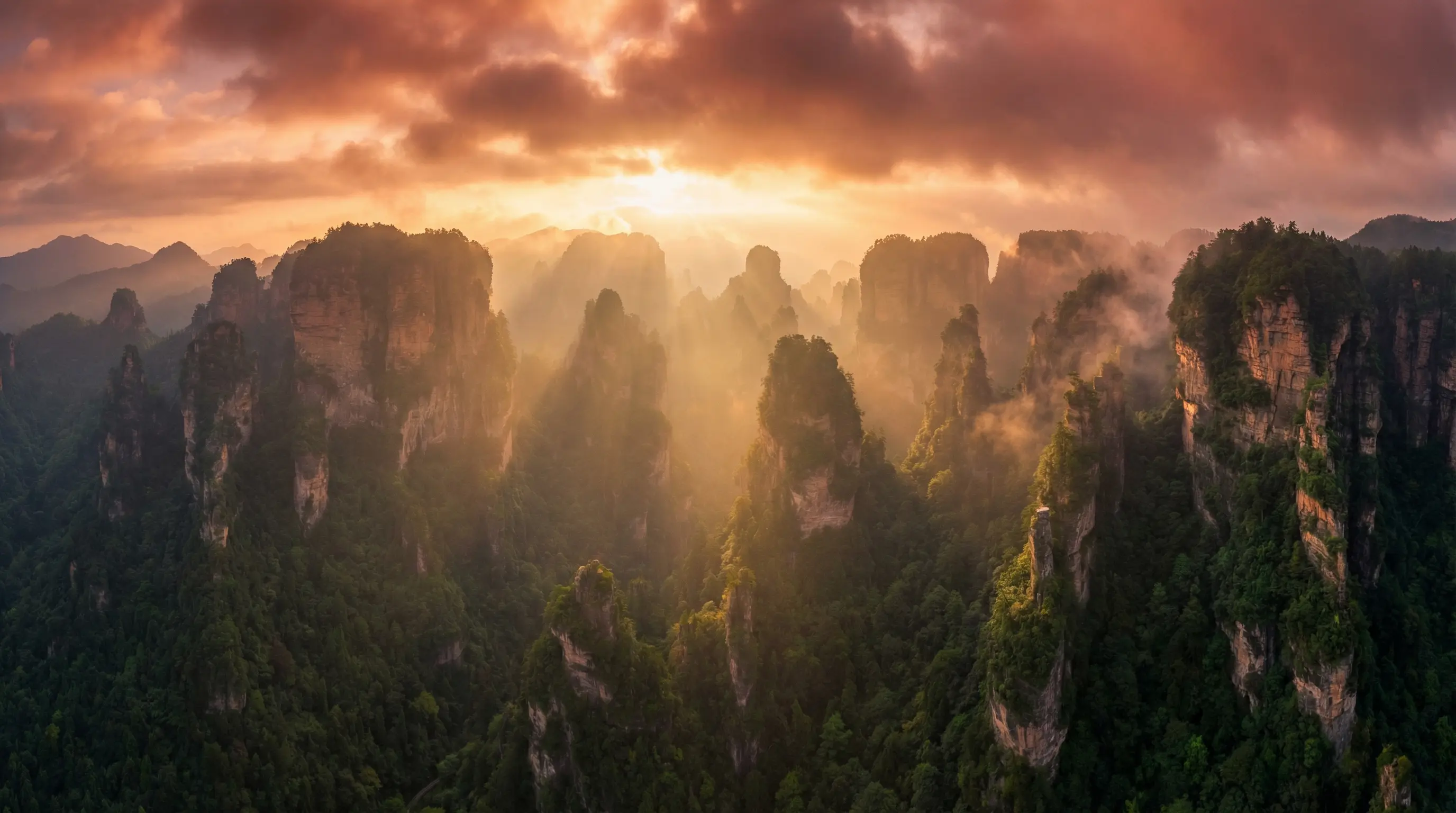 三个老头把我当母狗 自然风光视频封面
